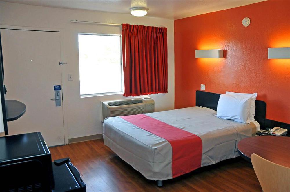 Rodeway Inn Montgomery Cameră foto