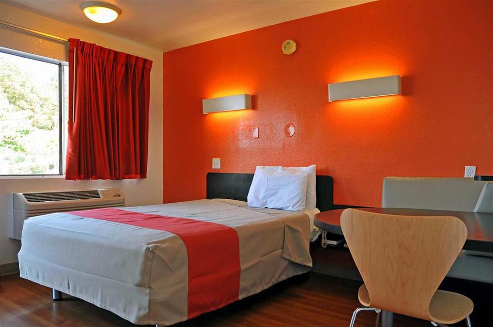 Rodeway Inn Montgomery Cameră foto